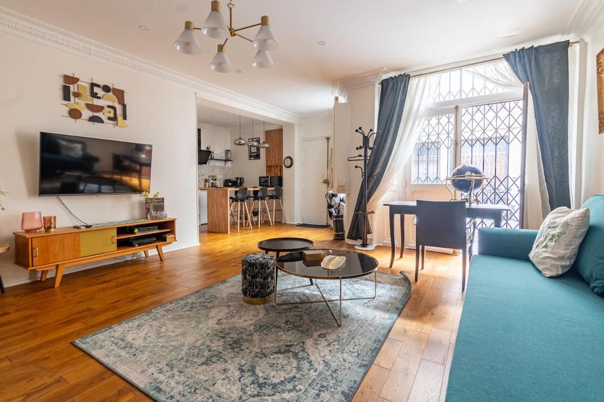 2 Etages - Metro 9 Grands Boulevards - Folies Bergeres Appartement