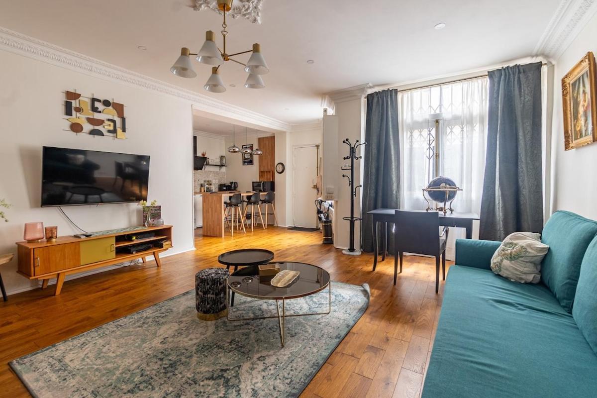 2 Etages - Metro 9 Grands Boulevards - Folies Bergeres Appartement *
